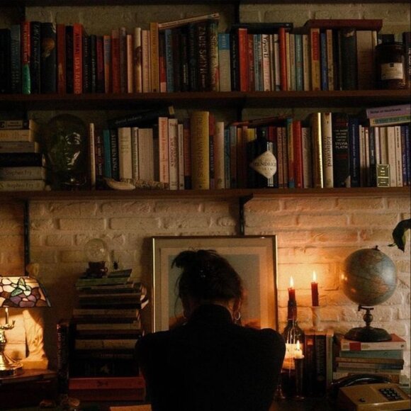 Meet your Posher, Lizzy - Picture 1 of 1